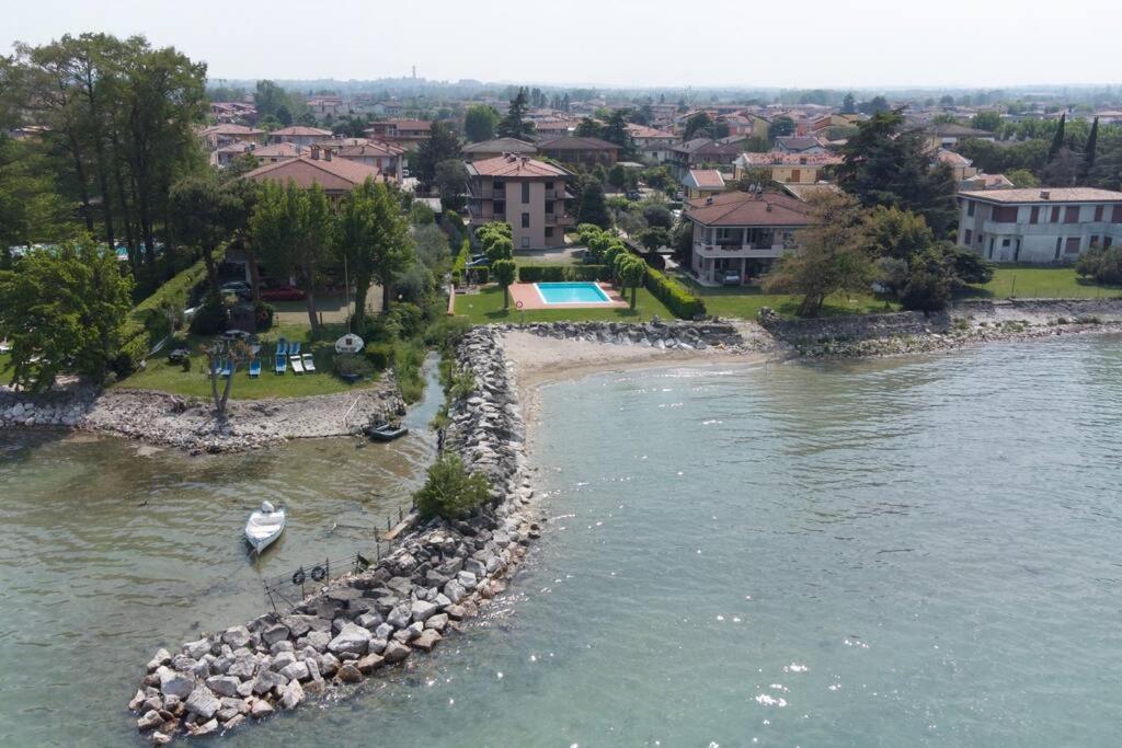Incantevole Location Fronte Lago Sirmione Exterior foto