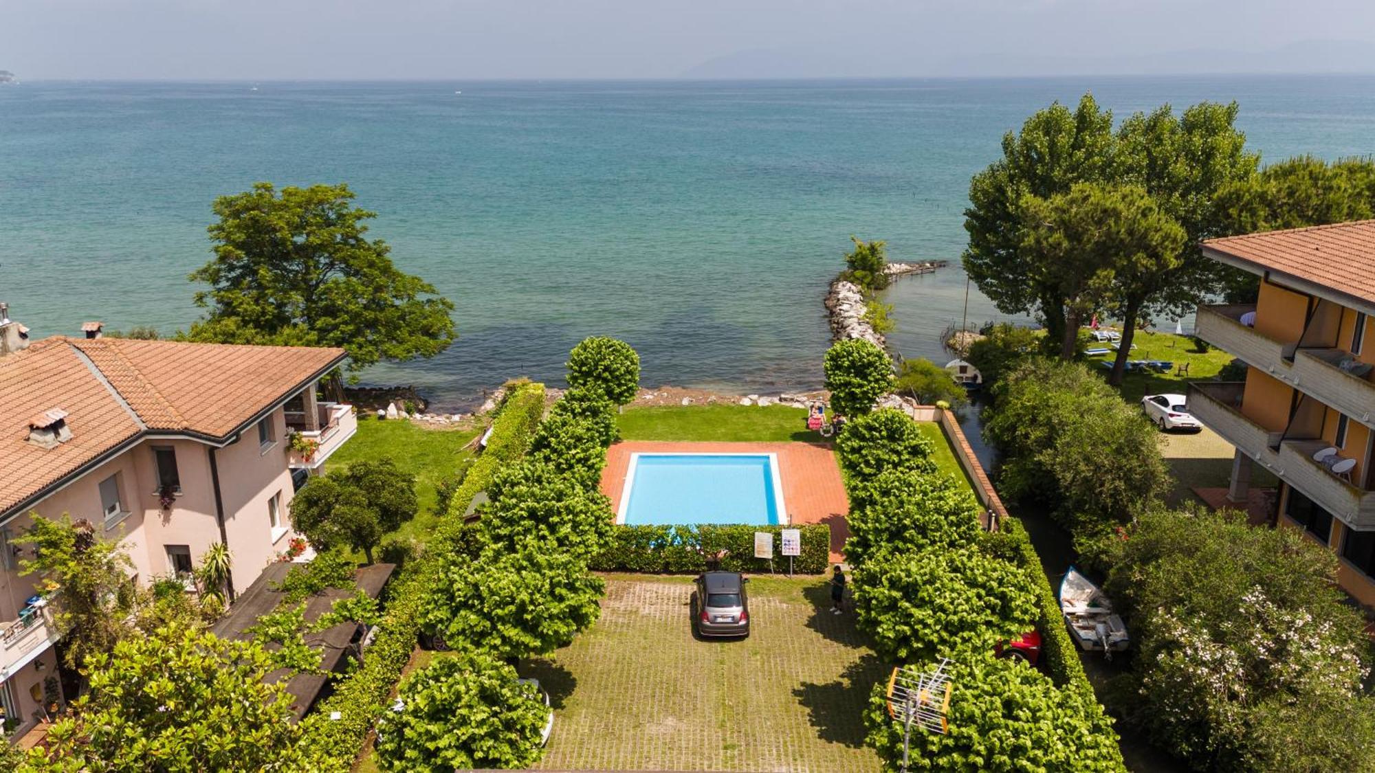 Incantevole Location Fronte Lago Sirmione Exterior foto